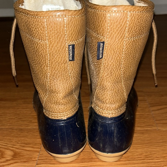 Women's Tan and Black Lace-Up Boots - Picture 7 of 8